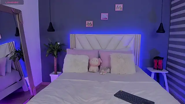 NaishaFord 1 online show from May 2026 04:52:02 AM