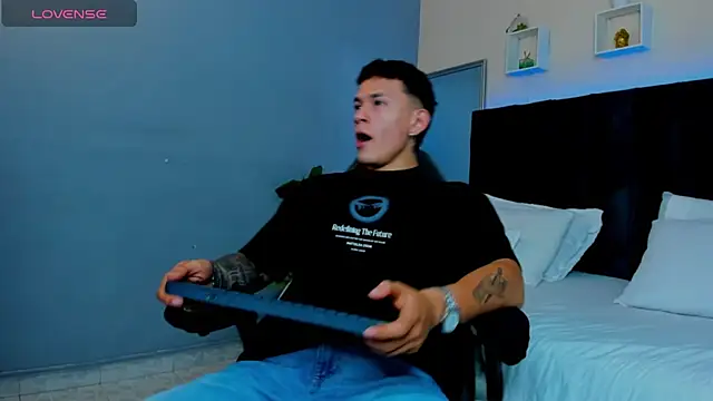 Thomas moon online show from November 2025 12:49:01 PM