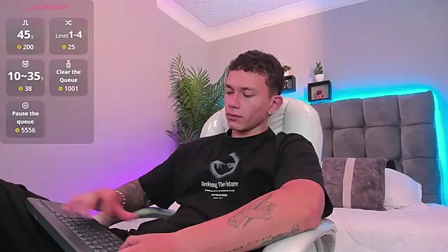 Thomas moon online show from May 2026 02:35:02 PM
