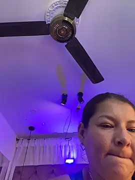 Snapshot of Sussan__ chatting on June 2026 11:25:01 AM Sussan online show from June 2026 11:25:01 AM