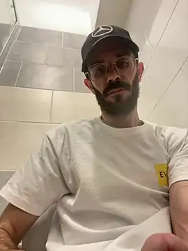 lolo7121 online show from April 2026 05:49:01 PM