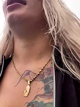 Snapshot of YouCandiSumisa chatting on September 2025 06:23:02 PM YouCandiSumisa online show from September 2025 06:23:02 PM