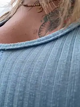 Snapshot of YouCandiSumisa chatting on October 2025 06:27:02 PM YouCandiSumisa online show from October 2025 06:27:02 PM