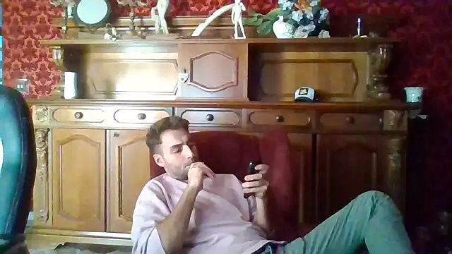 Torissimo92 online show from October 2025 03:23:02 PM