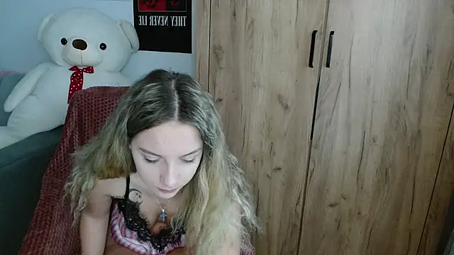 ScarlettSmithX online show from September 2025 05:40:02 AM