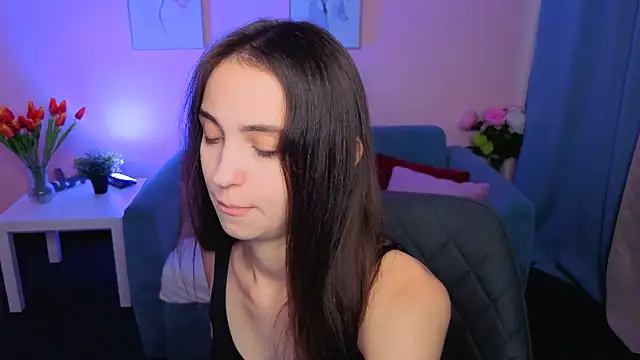 Snapshot of EllaSteele chatting on October 2025 01:53:02 PM EllaSteele online show from October 2025 01:53:02 PM