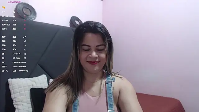 pamela echeverria online show from November 2025 10:36:02 AM