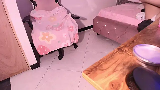 Terraelowen online show from October 2025 10:58:02 AM