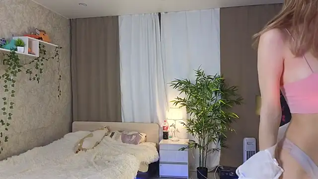 AnnyiBlue online show from May 2026 01:41:01 PM