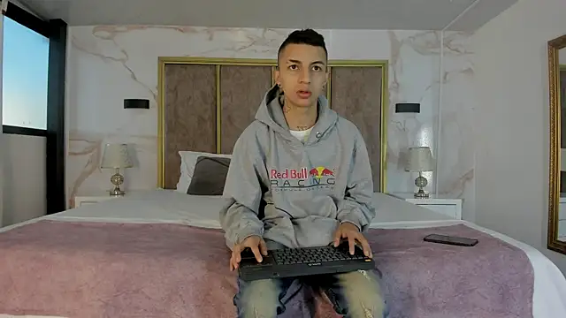 NickandAbby  online show from September 2025 11:32:02 AM