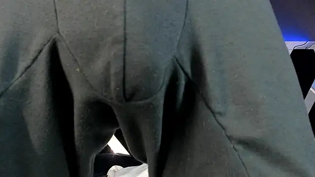 NickandAbby  online show from May 2026 01:56:01 AM