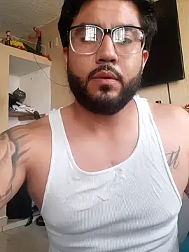 Snapshot of CompaWacho chatting on October 2025 03:00:01 PM CompaWacho online show from October 2025 03:00:01 PM