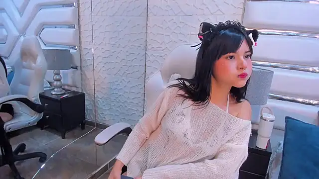 Snapshot of TatiLee chatting on September 2025 09:51:01 PM TatiLee online show from September 2025 09:51:01 PM