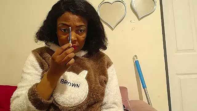 Snapshot of SEXYMOANSXX chatting on November 2025 05:07:01 AM SEXYMOANSXX online show from November 2025 05:07:01 AM