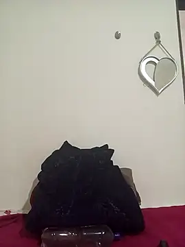 Snapshot of SEXYMOANSXX chatting on March 2026 05:44:01 AM SEXYMOANSXX online show from March 2026 05:44:01 AM