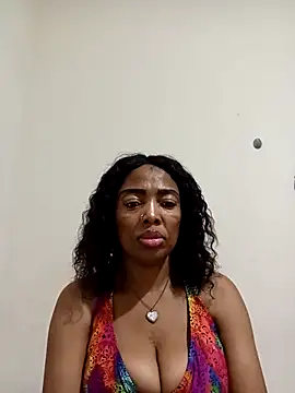 Snapshot of SEXYMOANSXX chatting on March 2026 07:13:01 AM SEXYMOANSXX online show from March 2026 07:13:01 AM