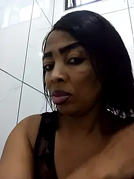 Snapshot of SEXYMOANSXX chatting on April 2026 04:33:02 AM SEXYMOANSXX online show from April 2026 04:33:02 AM