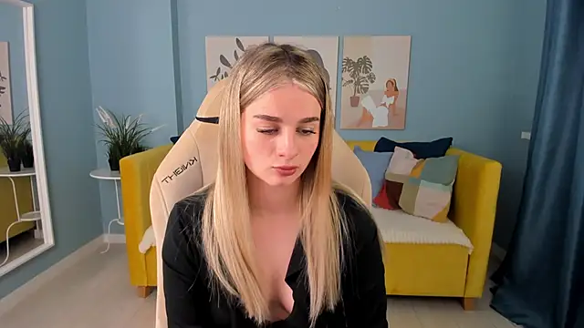 SweetyLicky online show from September 2025 04:23:02 PM