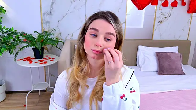 SweetyLicky online show from February 2026 04:12:02 PM