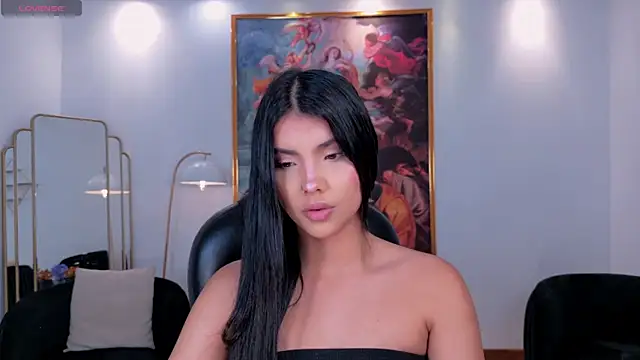 MiaLaurence online show from May 2026 06:35:02 PM
