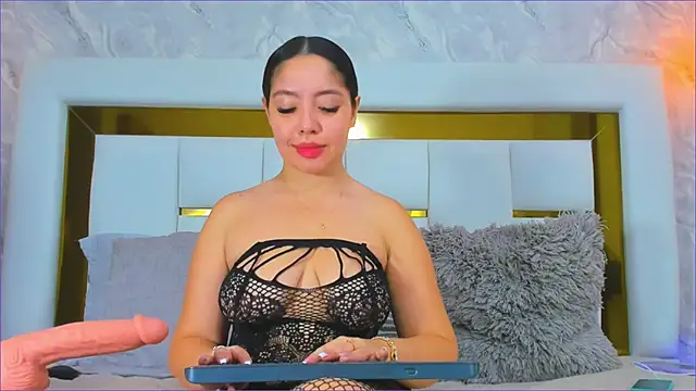 MiaFarkash online show from September 2025 04:18:02 PM