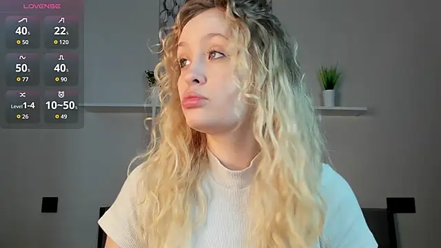 Snapshot of Julliakoill chatting on November 2025 08:59:01 AM Julliakoill online show from November 2025 08:59:01 AM