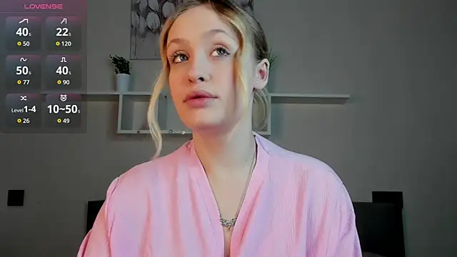 Snapshot of Julliakoill chatting on November 2025 06:52:01 AM Julliakoill online show from November 2025 06:52:01 AM