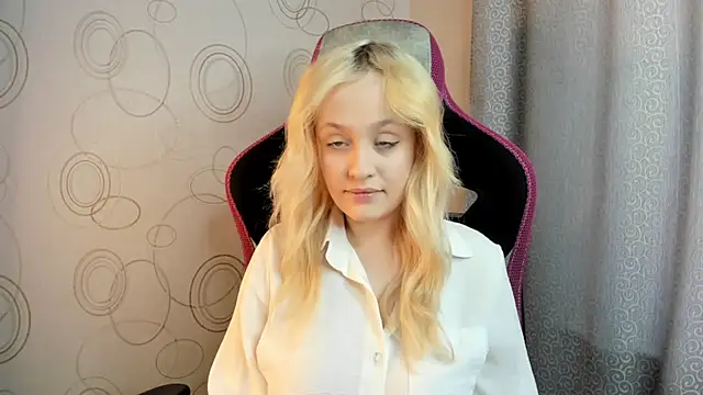 Snapshot of Julliakoill chatting on February 2026 10:19:02 AM Julliakoill online show from February 2026 10:19:02 AM