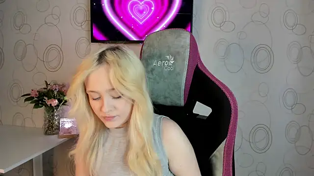 Snapshot of Julliakoill chatting on February 2026 10:32:02 AM Julliakoill online show from February 2026 10:32:02 AM