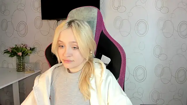 Snapshot of Julliakoill chatting on February 2026 10:36:01 AM Julliakoill online show from February 2026 10:36:01 AM