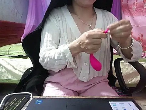 Snapshot of Xue_weng chatting on February 2026 12:37:02 AM Xue weng online show from February 2026 12:37:02 AM