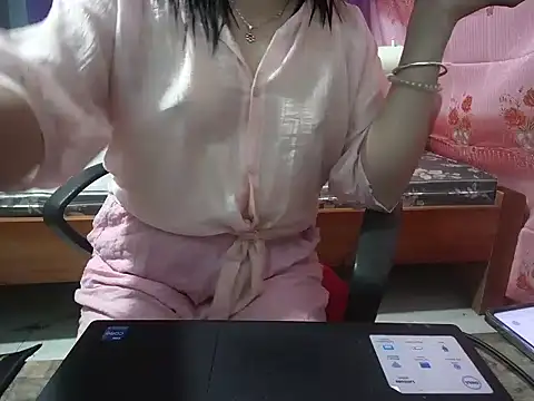 Snapshot of Xue_weng chatting on March 2026 02:06:02 AM Xue weng online show from March 2026 02:06:02 AM