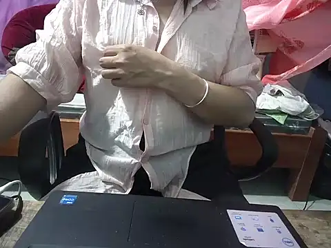 Snapshot of Xue_weng chatting on March 2026 01:44:02 PM Xue weng online show from March 2026 01:44:02 PM
