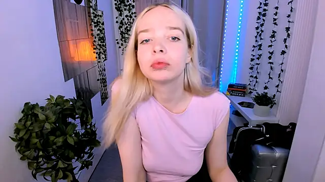 BellaMontgomery online show from June 2026 10:24:02 PM