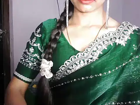 ROSE GOLDE online show from February 2026 02:43:02 PM