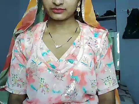 Snapshot of ROSE_GOLDE chatting on June 2026 10:29:02 AM ROSE GOLDE online show from June 2026 10:29:02 AM