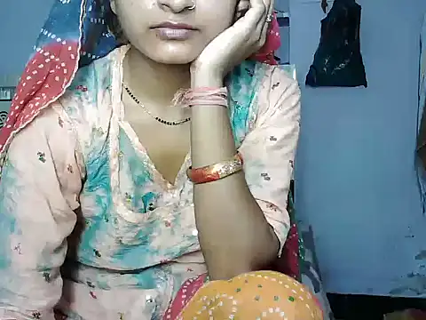 Snapshot of ROSE_GOLDE chatting on June 2026 09:47:02 AM ROSE GOLDE online show from June 2026 09:47:02 AM