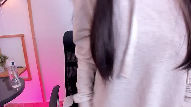 Snapshot of AliceSweet10 chatting on September 2025 04:12:02 AM AliceSweet10 online show from September 2025 04:12:02 AM