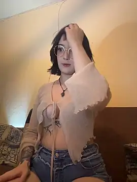 Snapshot of AliceSweet10 chatting on February 2026 05:08:02 AM AliceSweet10 online show from February 2026 05:08:02 AM