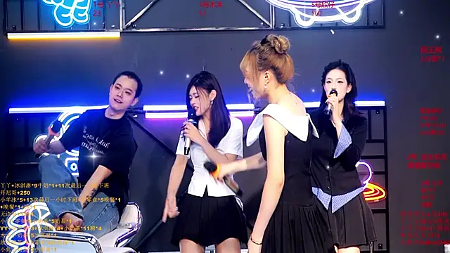 EYgirl222 online show from October 2025 08:11:02 AM