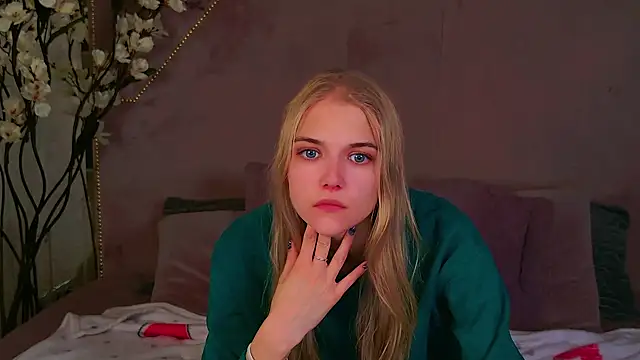 Snapshot of 4example_Chloe chatting on September 2025 10:52:02 AM 4example Chloe online show from September 2025 10:52:02 AM