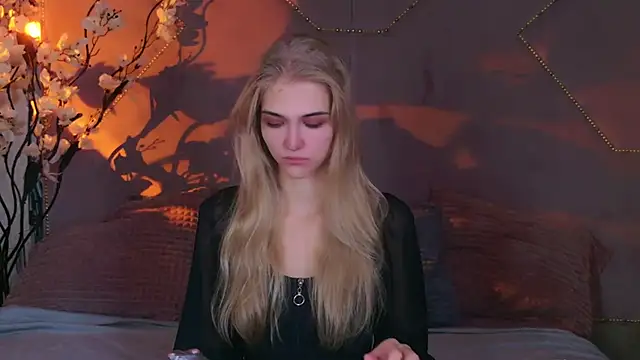 Snapshot of 4example_Chloe chatting on October 2025 10:45:01 AM 4example Chloe online show from October 2025 10:45:01 AM