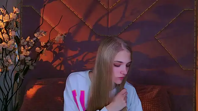 Snapshot of 4example_Chloe chatting on October 2025 10:47:02 AM 4example Chloe online show from October 2025 10:47:02 AM