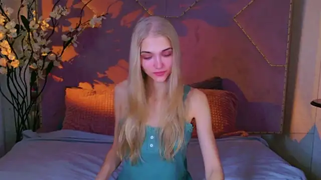 Snapshot of 4example_Chloe chatting on October 2025 10:38:01 AM 4example Chloe online show from October 2025 10:38:01 AM