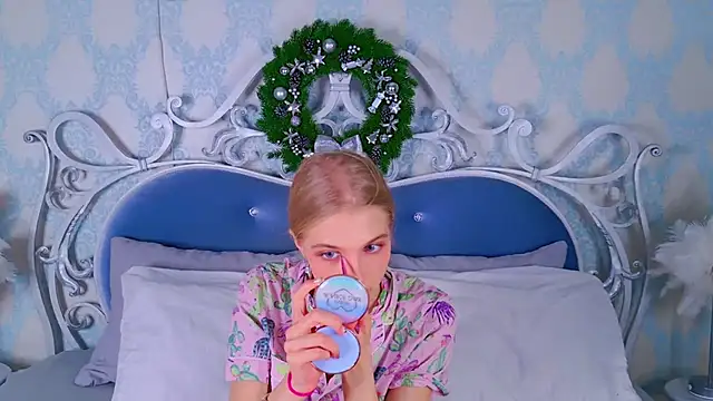 Snapshot of 4example_Chloe chatting on December 2025 11:08:02 AM 4example Chloe online show from December 2025 11:08:02 AM