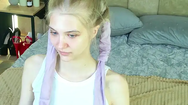 4example Chloe online show from May 2026 05:35:02 AM