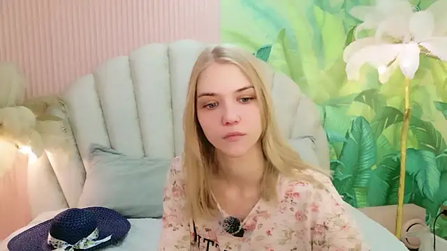 4example Chloe online show from June 2026 05:32:02 AM