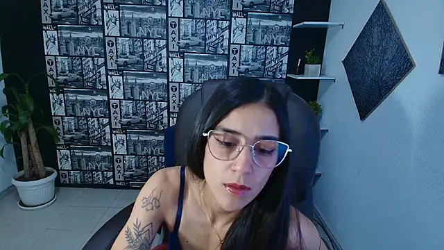 Snapshot of DanielaMonroe chatting on January 2026 11:54:01 PM DanielaMonroe online show from January 2026 11:54:01 PM