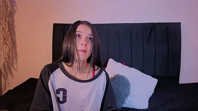 Snapshot of DanielaMonroe chatting on January 2026 10:35:01 PM DanielaMonroe online show from January 2026 10:35:01 PM