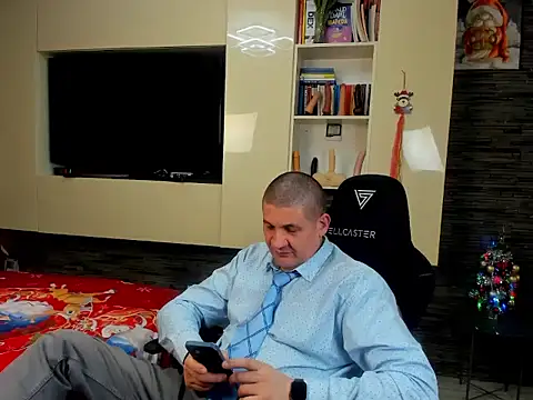 Snapshot of SpartacusDaddy48 chatting on January 2026 11:17:01 PM SpartacusDaddy48 online show from January 2026 11:17:01 PM